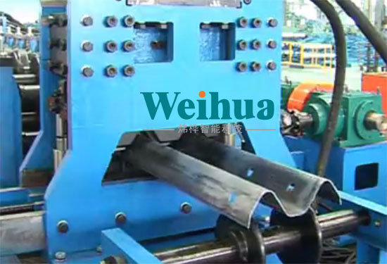 高速公路護欄板生產(chǎn)設(shè)備