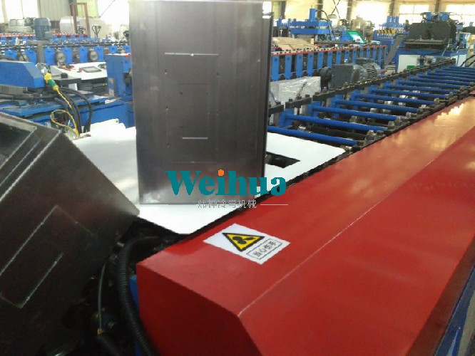 戶外箱成型機(jī)自動化生產(chǎn)線